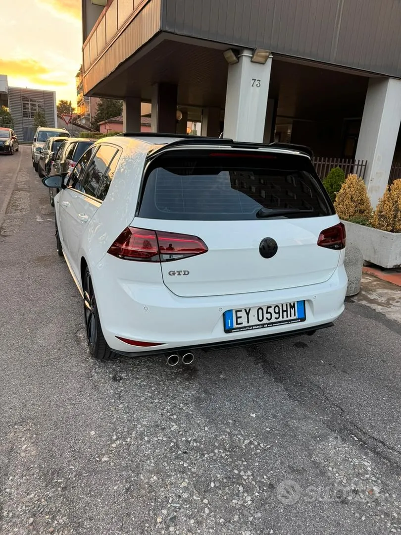 Volkswagen Golf 2015 photo 2