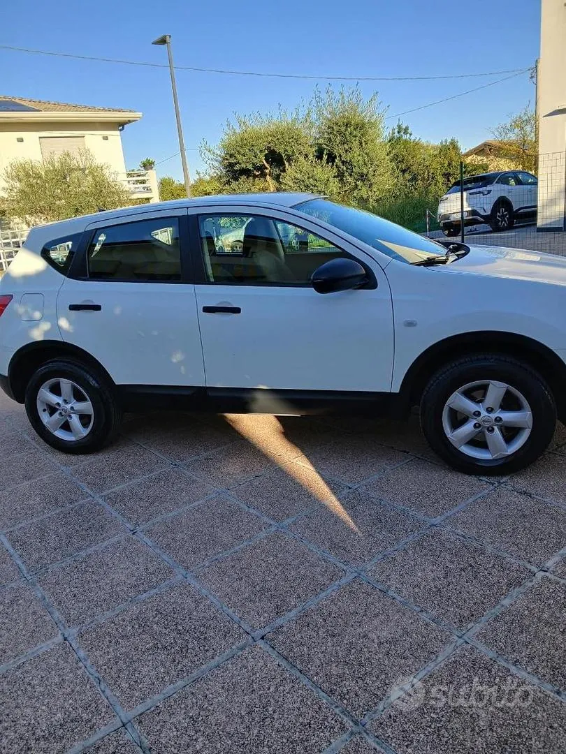 Nissan Qashqai 2010 photo 3