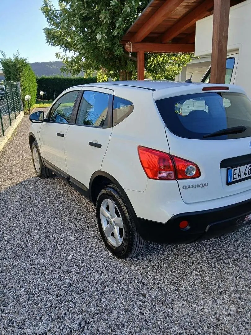 Nissan Qashqai 2010 photo 2