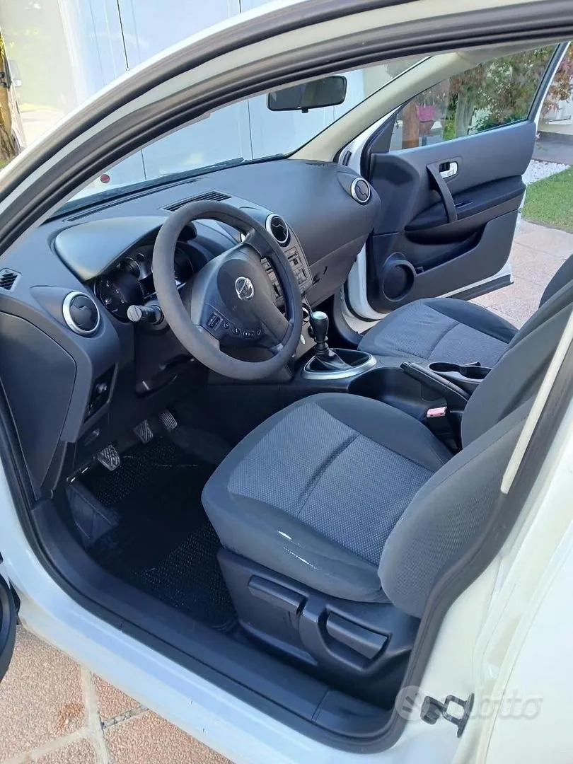 Nissan Qashqai 2010 photo 5