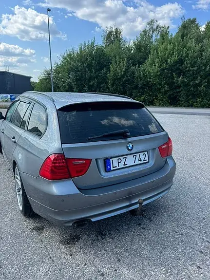BMW 318D 2011 photo 5