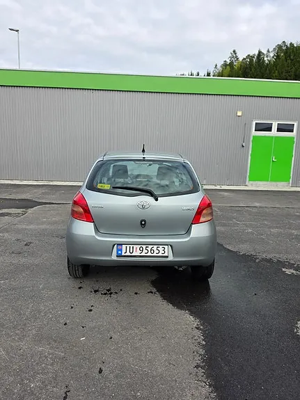 Toyota Yaris 2007 photo 4