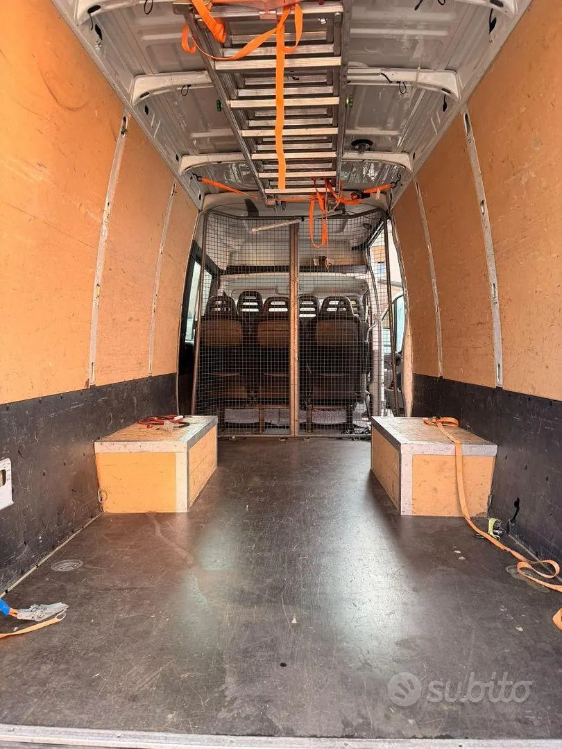 Iveco Daily 2010 photo 3
