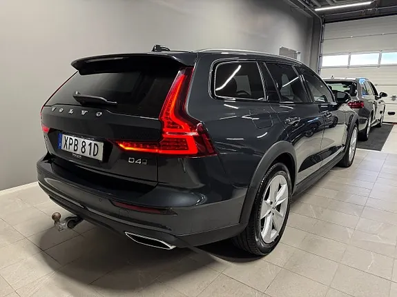 Volvo V60 Cross Country 2019 photo 2