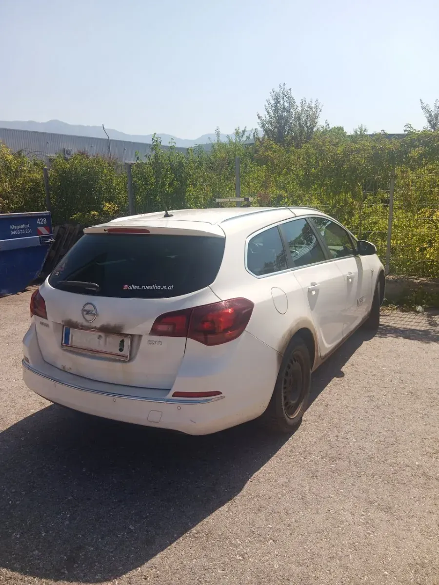 Opel Astra 2014 photo 3