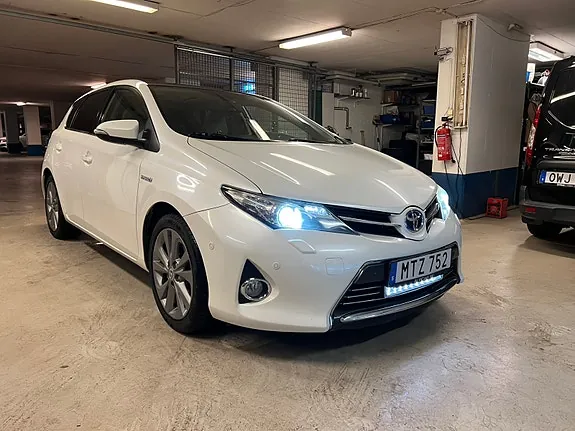 Toyota Auris 2013 photo 2