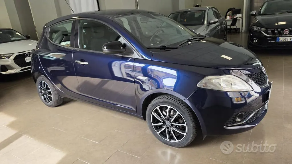 Lancia Ypsilon