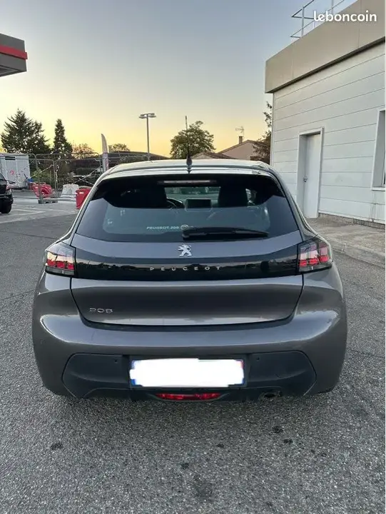 Peugeot 208 2021 photo 2