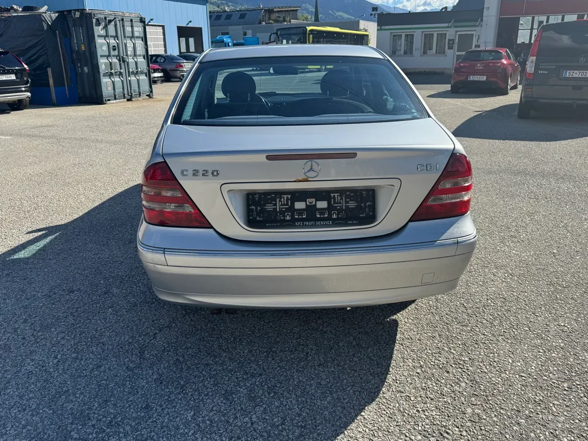 Mercedes-Benz C-Class 2006 photo 3