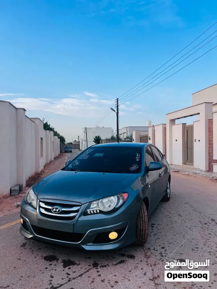 Hyundai Avante 2010 photo 2