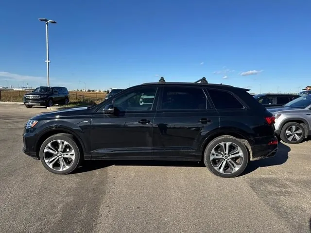 Audi Q7 2022 photo 2