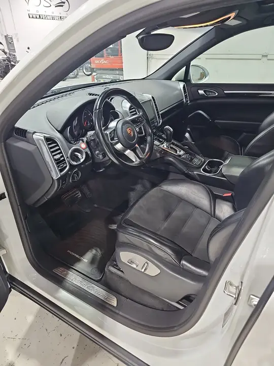 Porsche Cayenne 2018 photo 2
