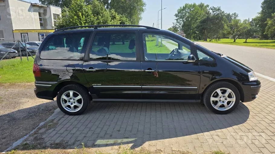 Volkswagen Sharan 2009 photo 4