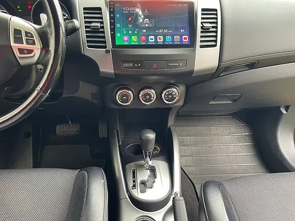 Mitsubishi Outlander 2010 photo 5