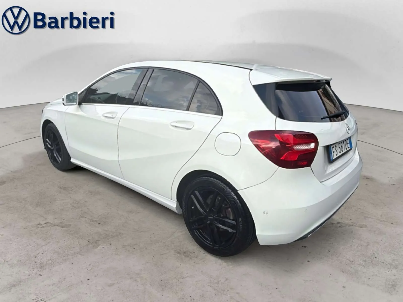 Mercedes-Benz A 180 2017 photo 2