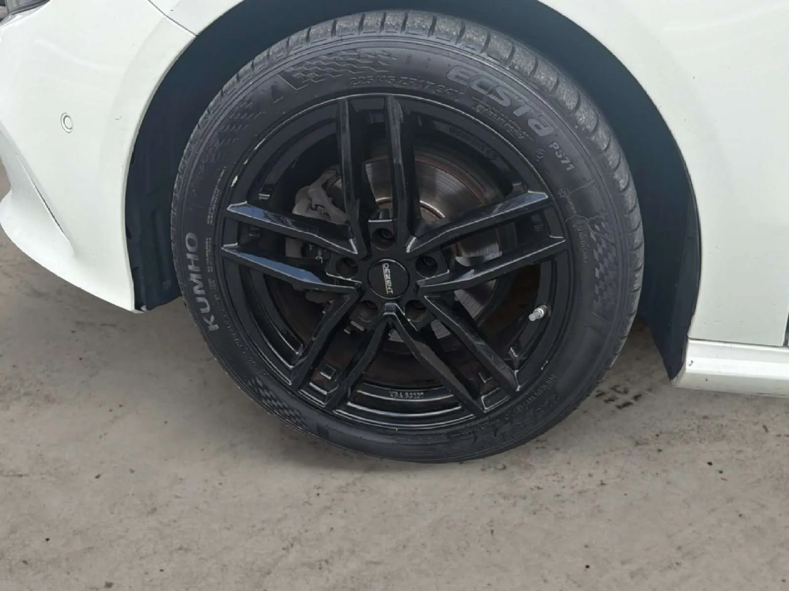 Mercedes-Benz A 180 2017 photo 5