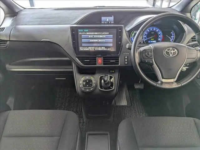 Toyota Noah 2016 photo 3