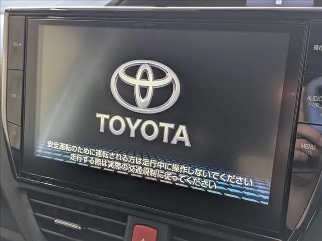 Toyota Noah 2016 photo 4