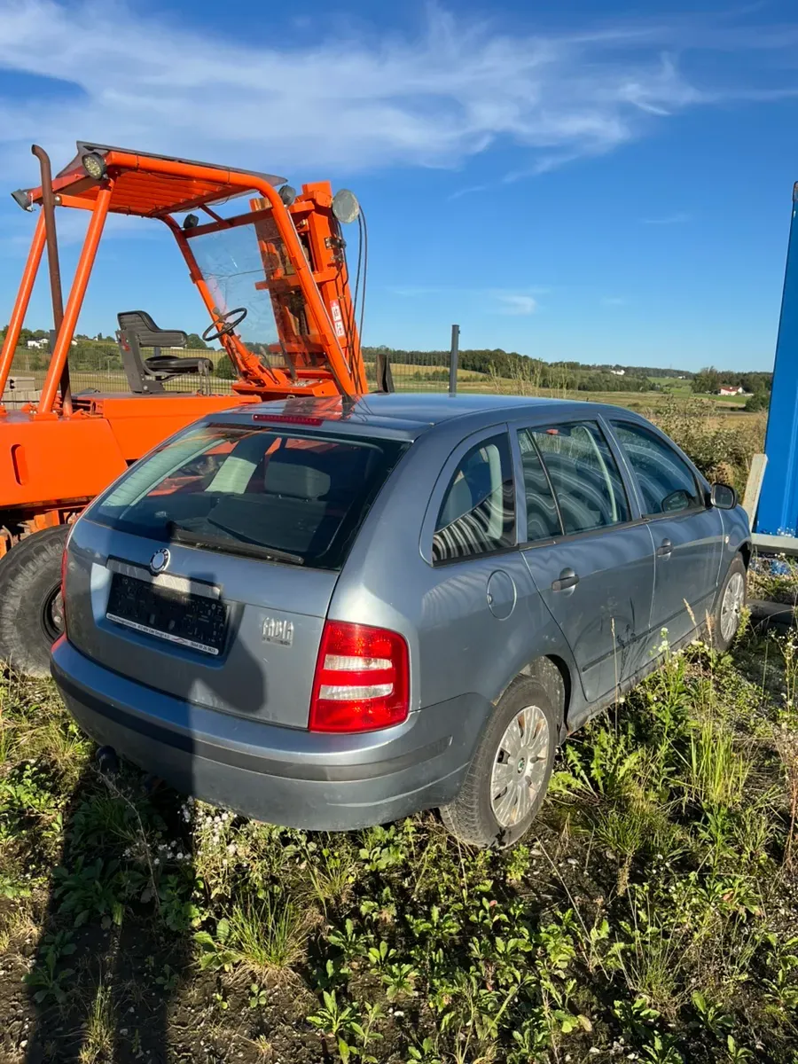 Skoda Fabia 2003 photo 2