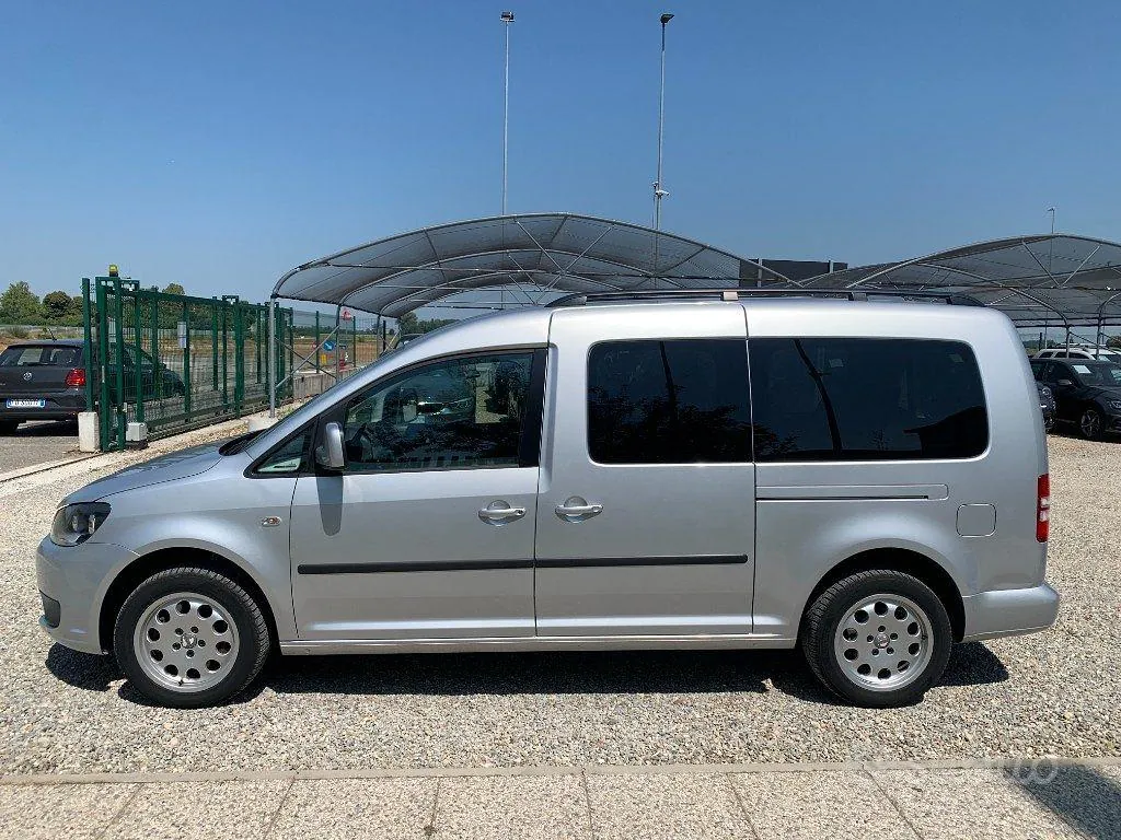 Volkswagen Caddy 2011 photo 2