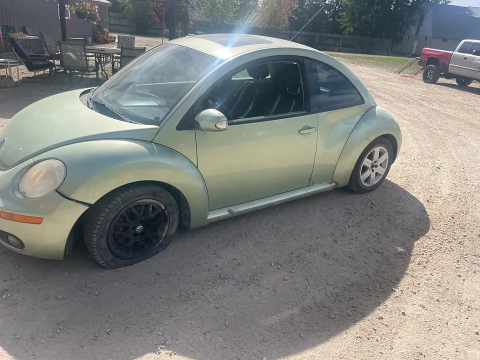 Volkswagen Beetle 2007 photo 2