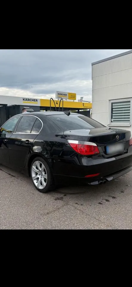 BMW 520I