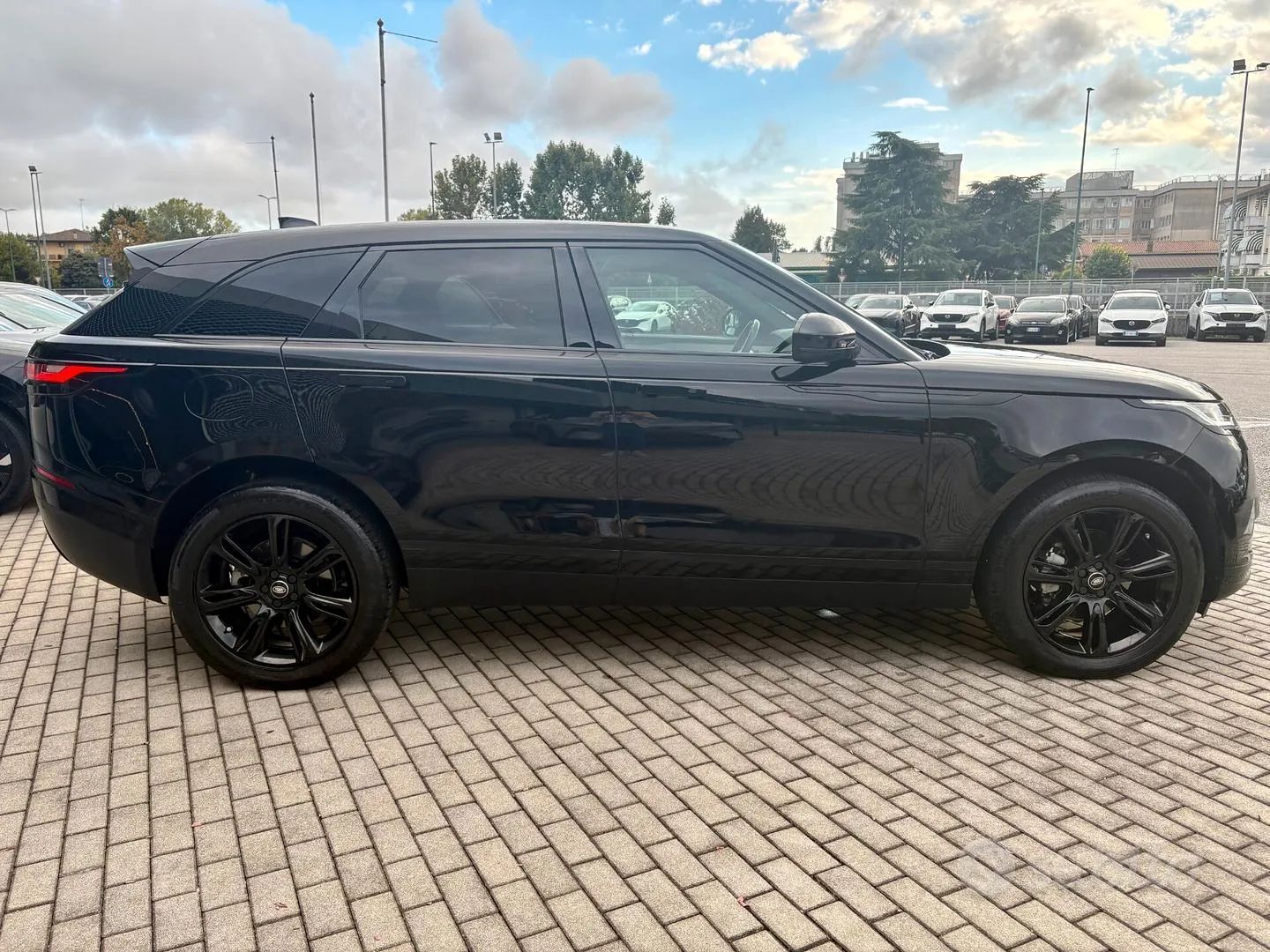 Land Rover Range Rover Velar 2019 photo 4