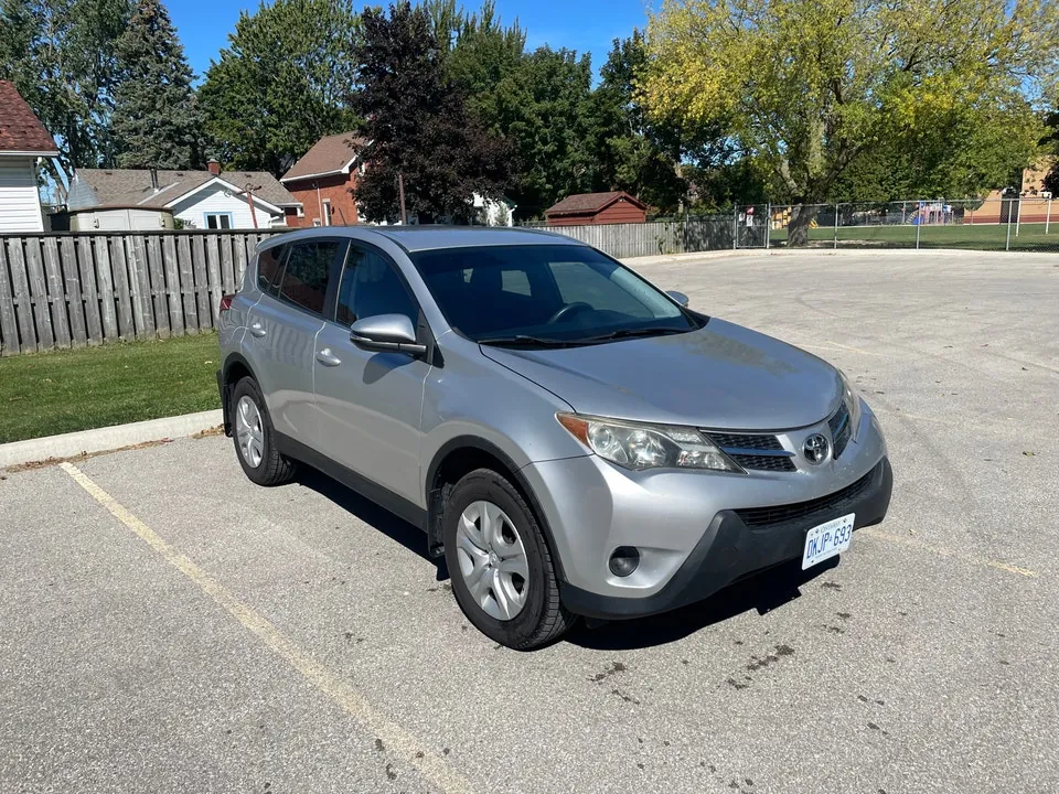 Toyota Rav4 2015 photo 2