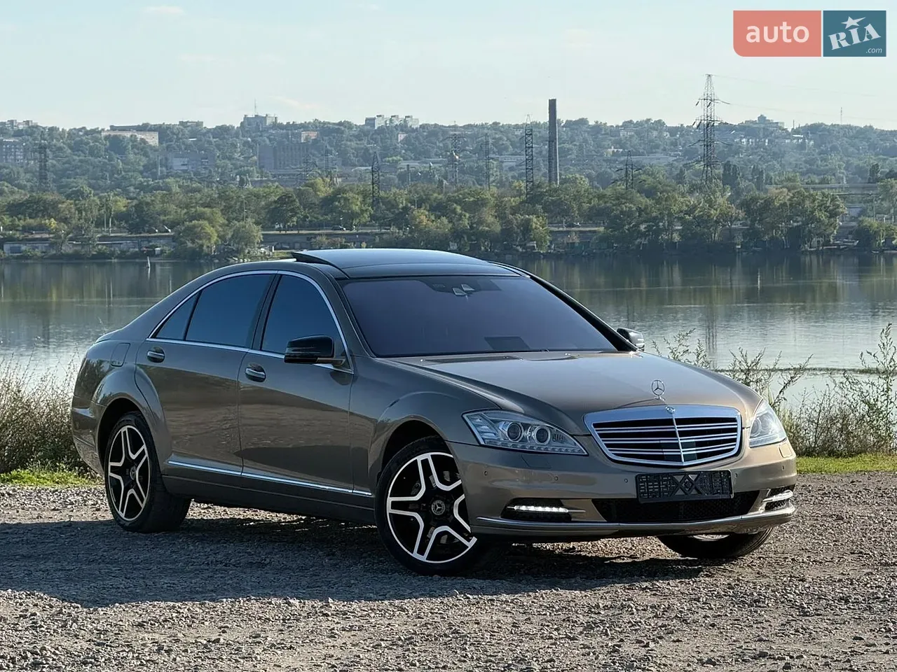 Mercedes-Benz S-Class 2010 photo 3