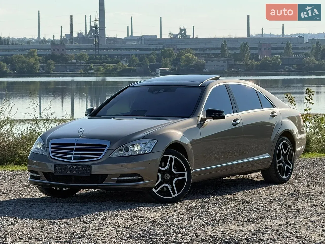Mercedes-Benz S-Class 2010 photo 2