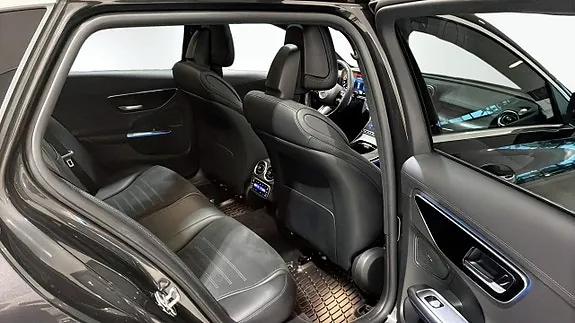Mercedes-Benz C300 E 2023 photo 5