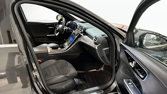 Mercedes-Benz C300 E 2023 photo 3