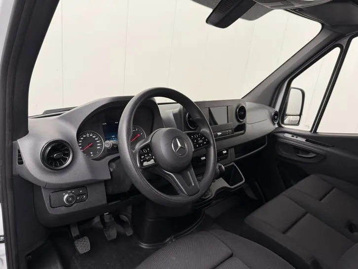 Mercedes-Benz Sprinter 2024 photo 3
