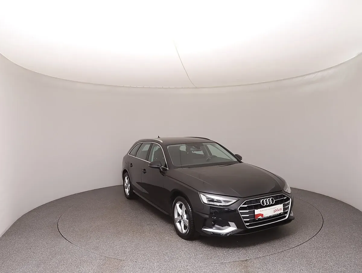 Audi A4 2024 photo 2