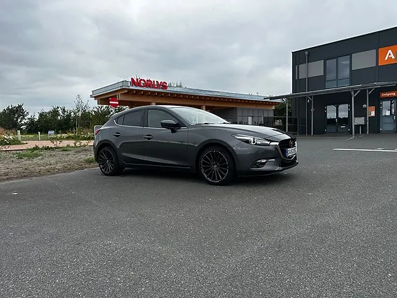 Mazda 3 2017 photo 3