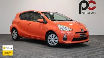 Toyota Aqua 2012 photo 2