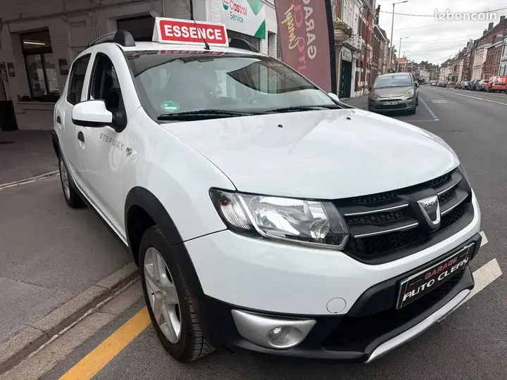 Dacia Sandero 2013 photo 2
