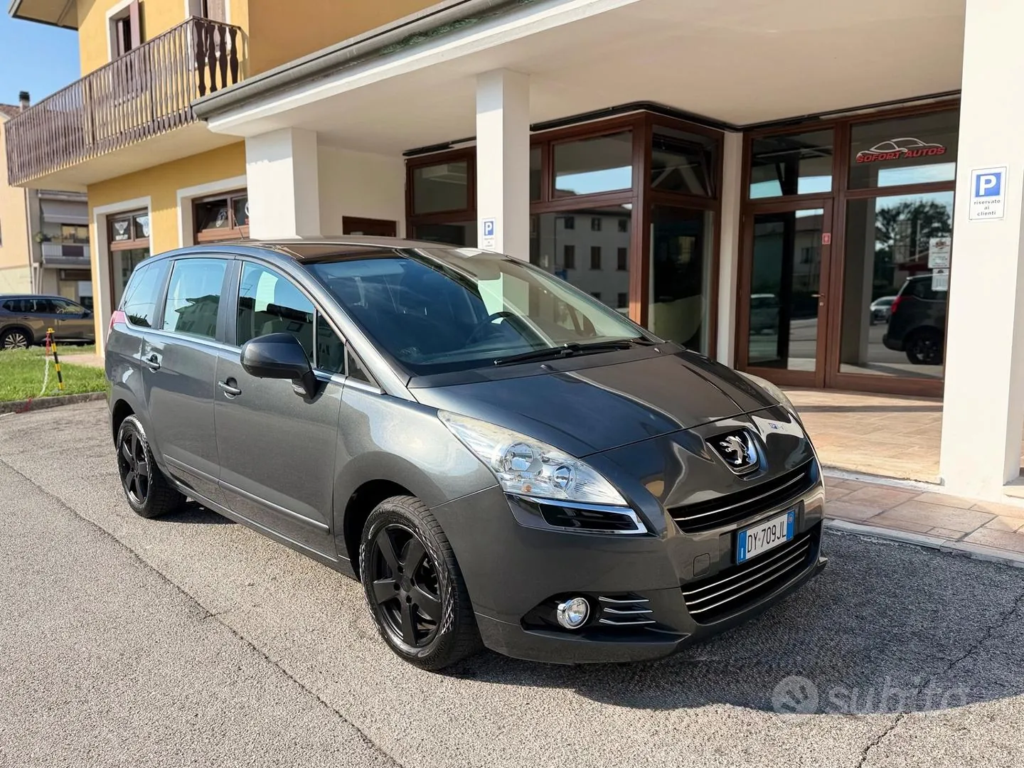 Peugeot 5008