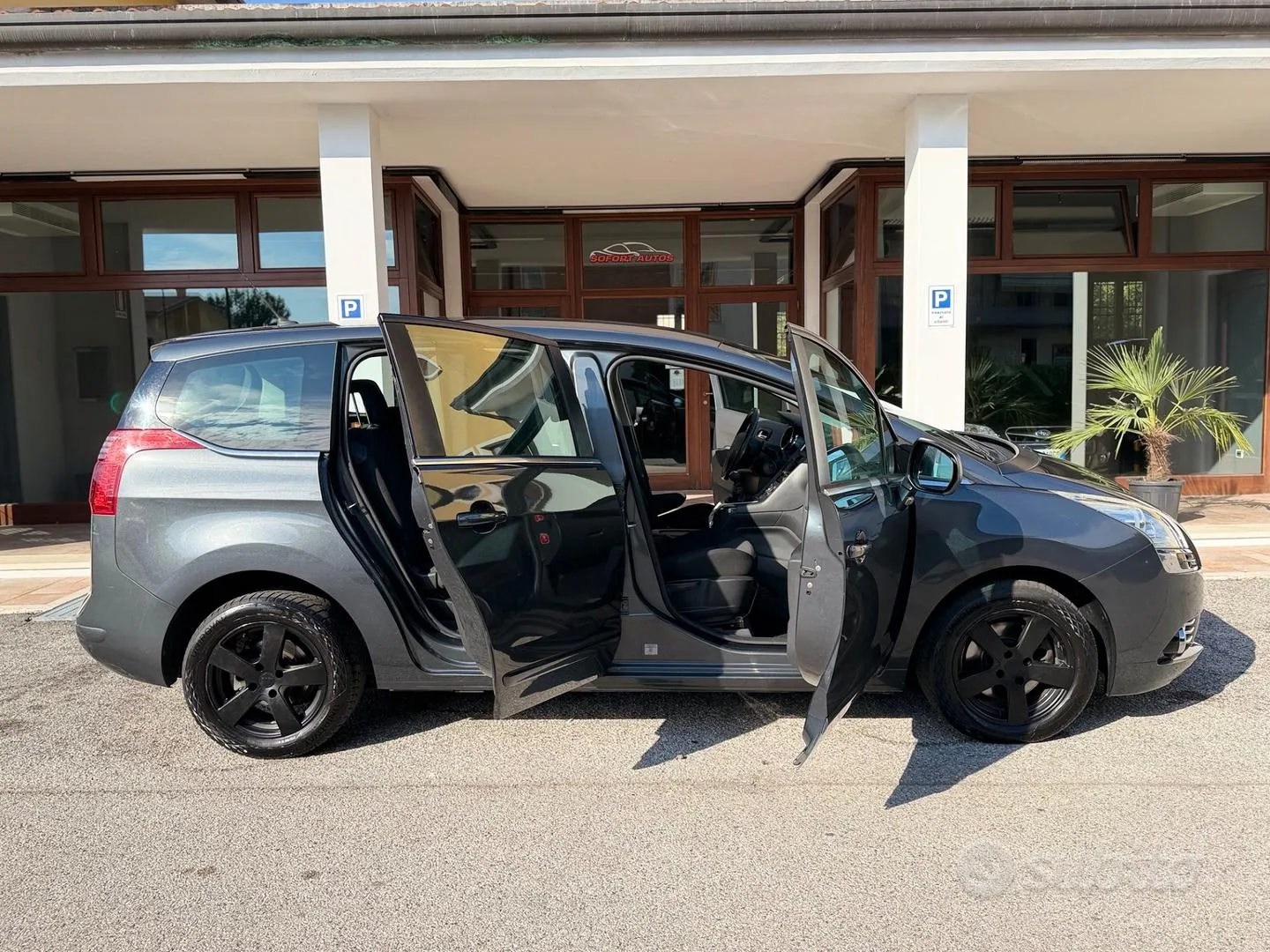 Peugeot 5008 2010 photo 4