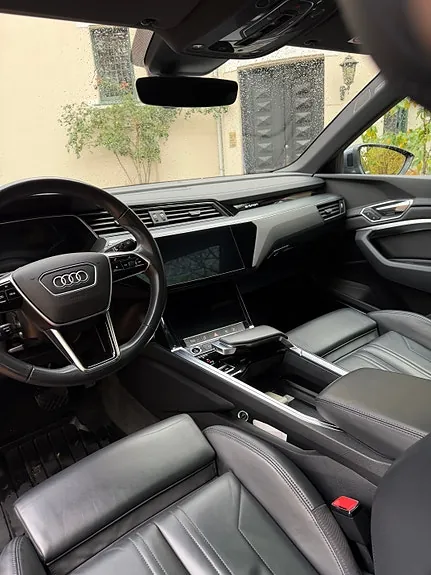 Audi E-Tron S 2023 photo 2