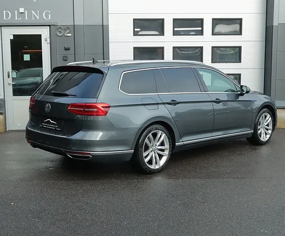 Volkswagen Passat 2016 photo 2