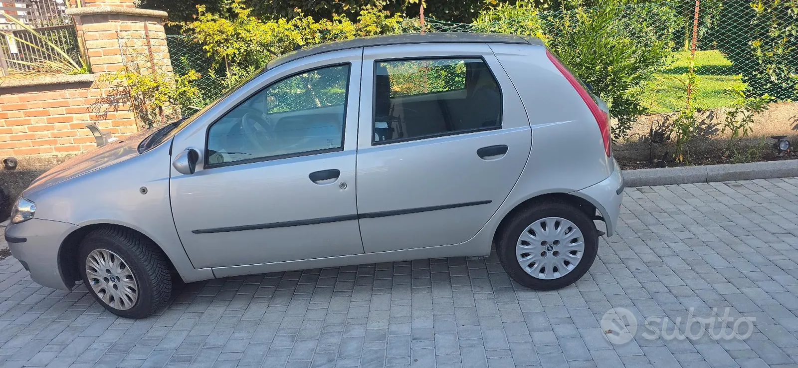 Fiat Punto 2004 photo 2