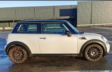Mini Cooper 2011 photo 2