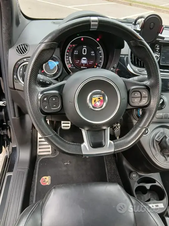 Abarth 595 2018 photo 3