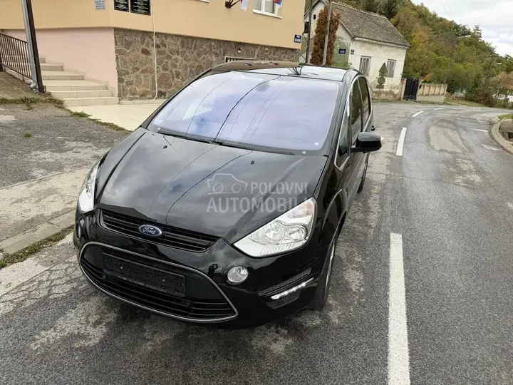 Ford S-Max 2010 photo 4