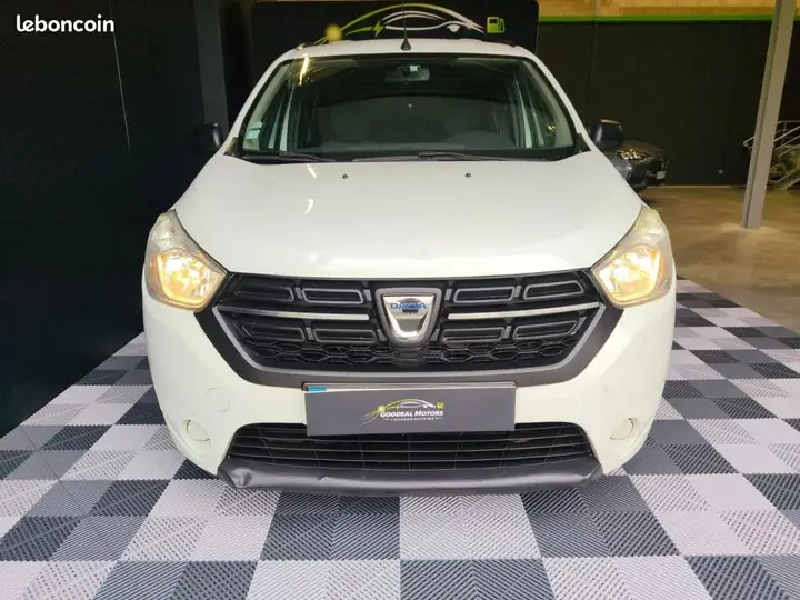 Dacia Lodgy 2020 photo 2