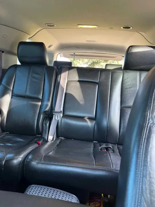 Chevrolet Suburban 2011 photo 5