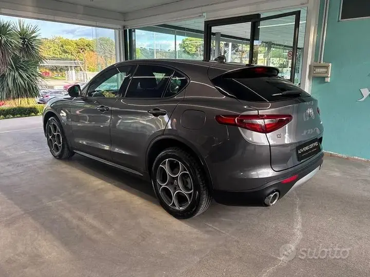 Alfa Romeo Stelvio 2017 photo 3