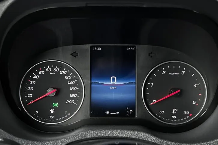 Mercedes-Benz Sprinter 2024 photo 3