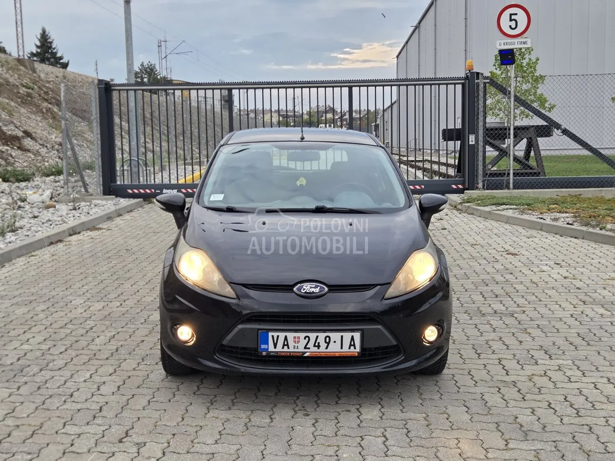 Ford Fiesta 2009 photo 2